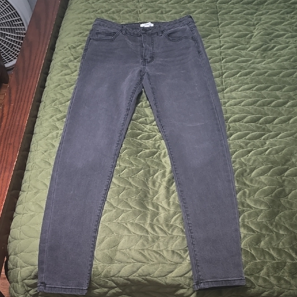 Forever 21 Gray Skinny Jeans